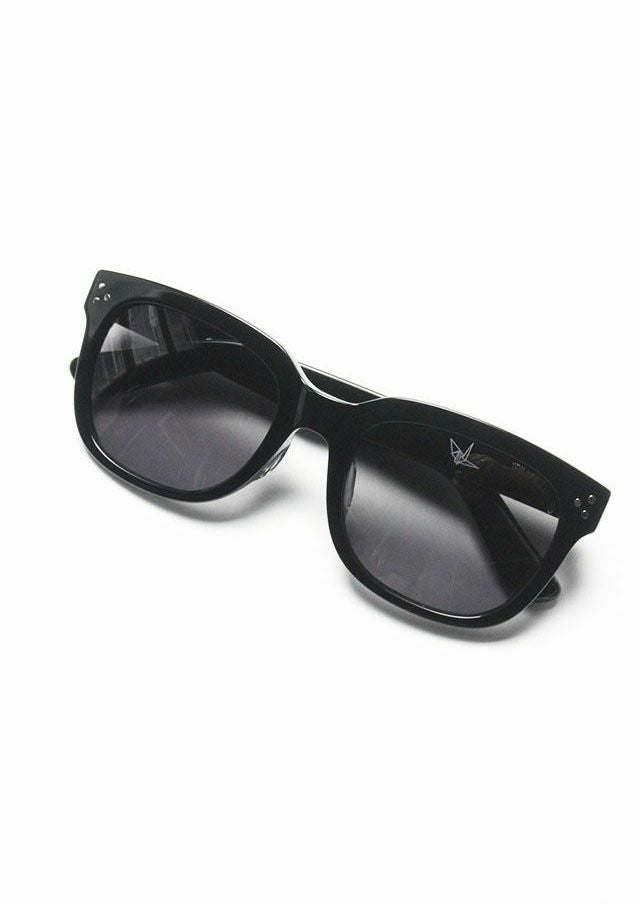 【極美品】1PIU1UGUALE3 I-VELVET 白起毛フレームサングラス 極美品】1PIU1UGUALE3 I-VELVET 白起毛フレームサングラス 【公式通販】